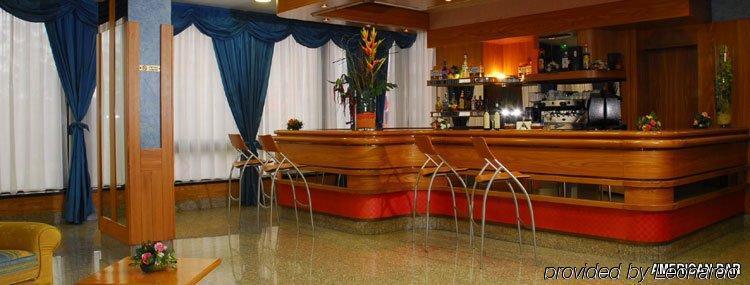 Hotel Sailing Center Malcesine Restaurant foto